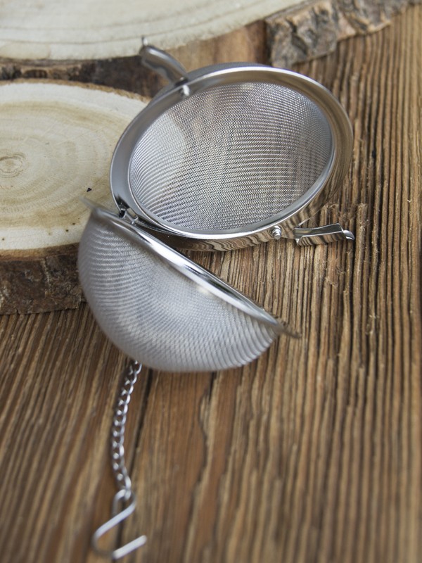 Metalowy zaparzacz do herbaty kulka